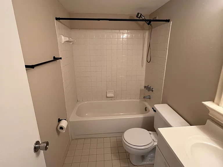 11301 SW 200th St #305-C — Photo 7