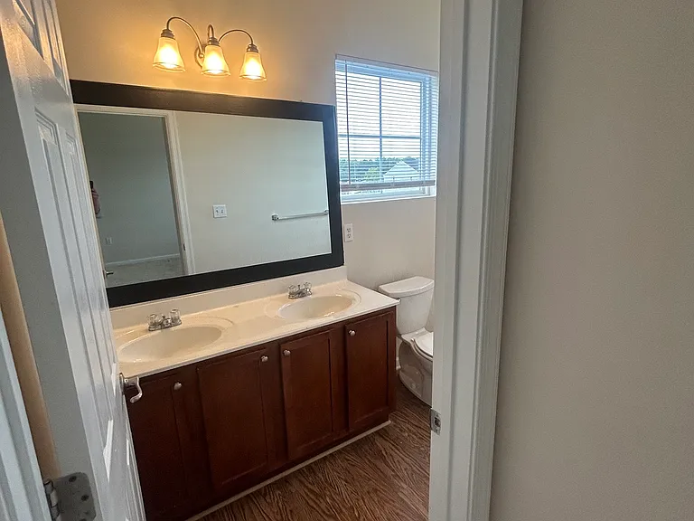 806 W Washington St #311 — Photo 27