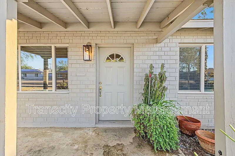 3 bed, 2.0 bath, 1200 sqft, $1,995 — Photo 4