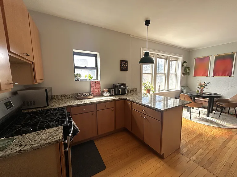 2046 N Albany Ave #2W — Photo 2