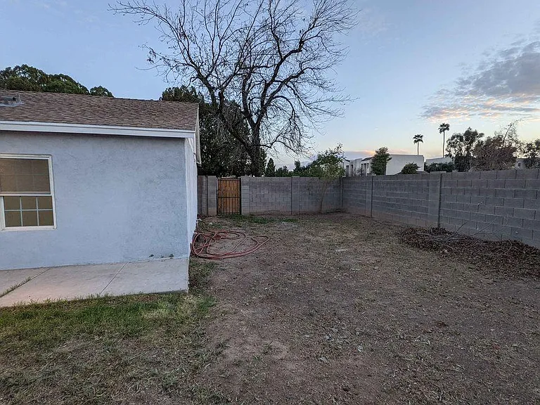 1154 W 2nd Pl — Photo 6
