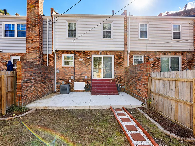 2248 Brightmoor Ct — Photo 35
