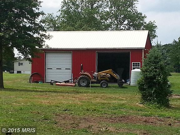 40x30 pole barn w/electric