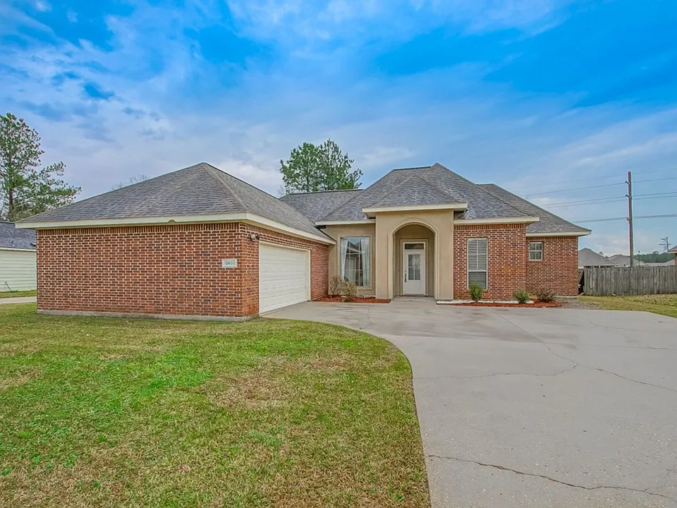 12600 Woodland Hill Dr