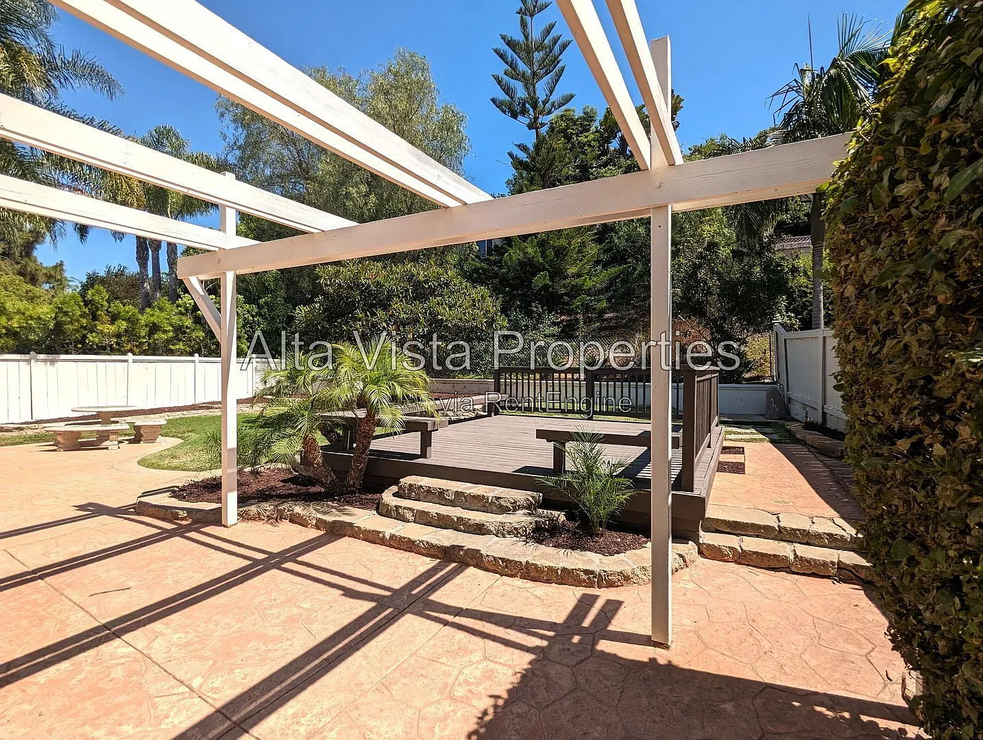 5 bed, 3.5 bath, 2410 sqft, $6,495 — Photo 4
