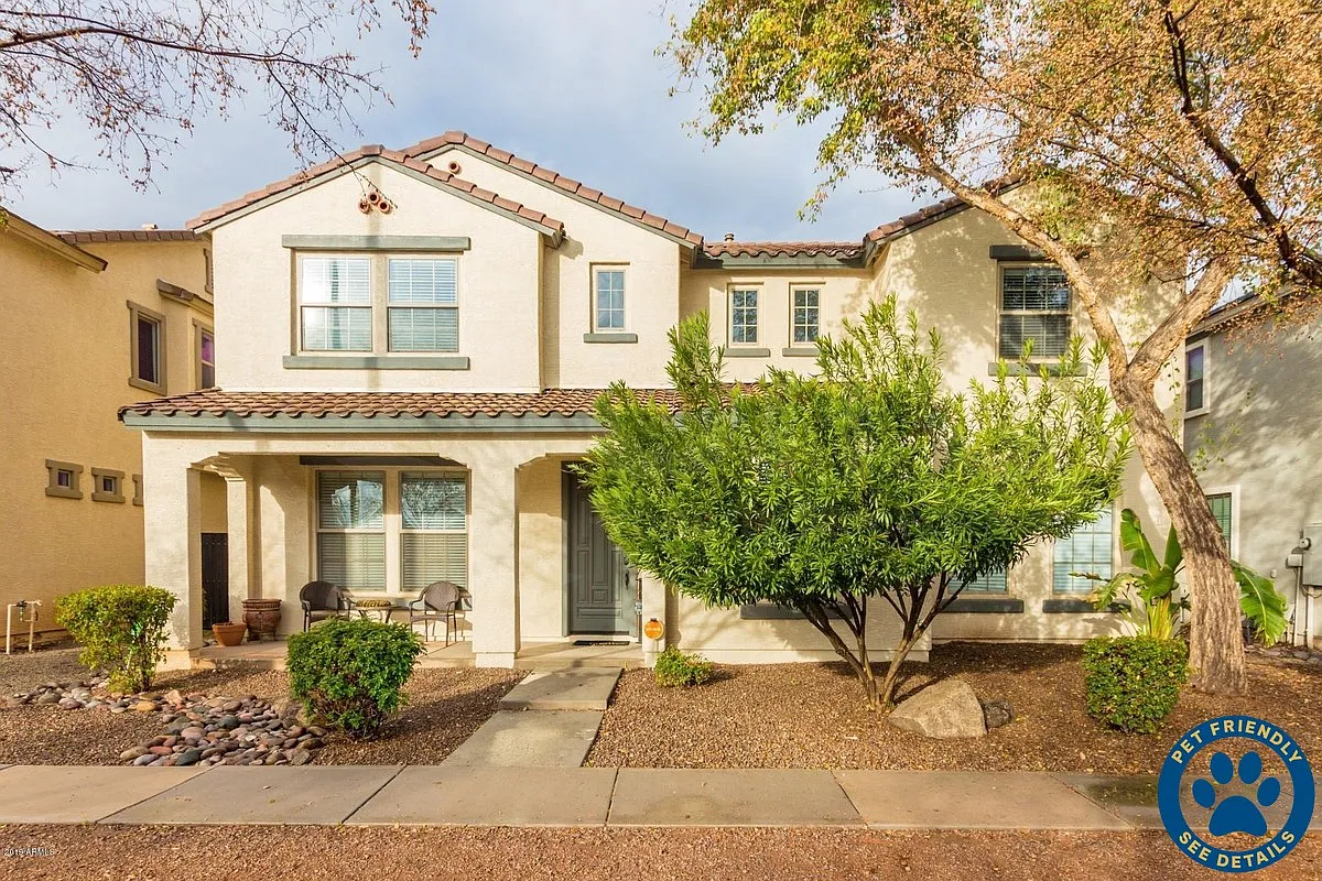 4 bed, 3.5 bath, 3102 sqft, $3,099 — Photo 1