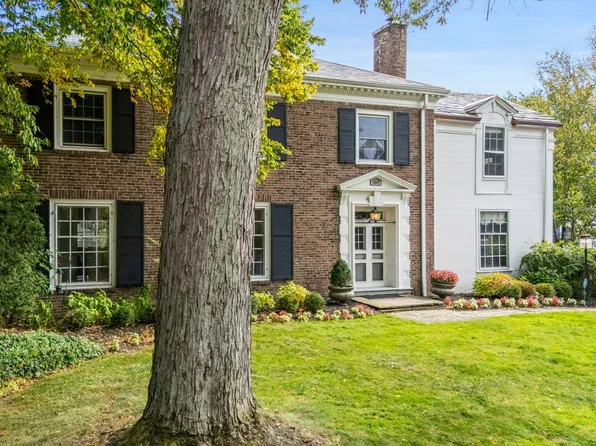 2867 Torrington Rd, Shaker Heights, OH 44122