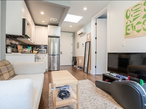 4th image of 423 S 5th St #4B