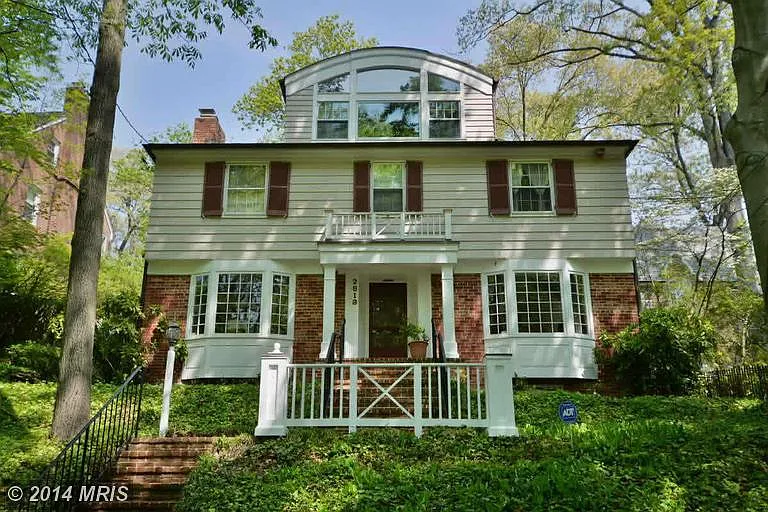 2813 Albemarle St NW photo 1