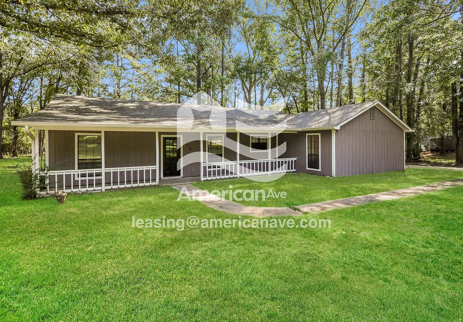 3 bed, 2.0 bath, 1430 sqft, $1,549 — Photo 2