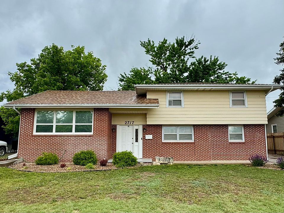 1st image of 2717 Willow St