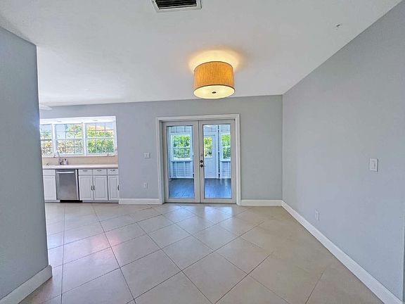 4th image of 1303 SE 22nd Ter