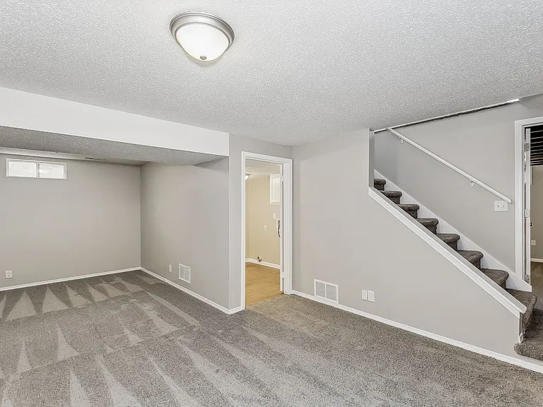 408 S Woodchuck Ln — Photo 13