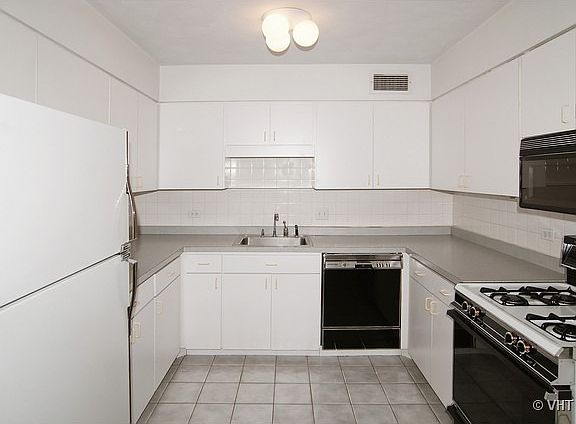 5th image of 140 Marengo Ave Unit 201