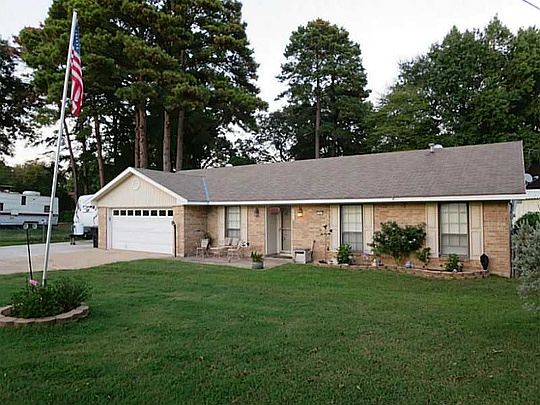 1st image of 205 Avenida Dr