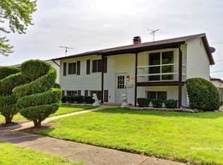 413 Thelma Ct, Wheeling, IL 60090