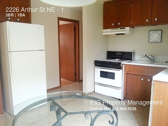 4th image of 2226 Arthur St NE #1