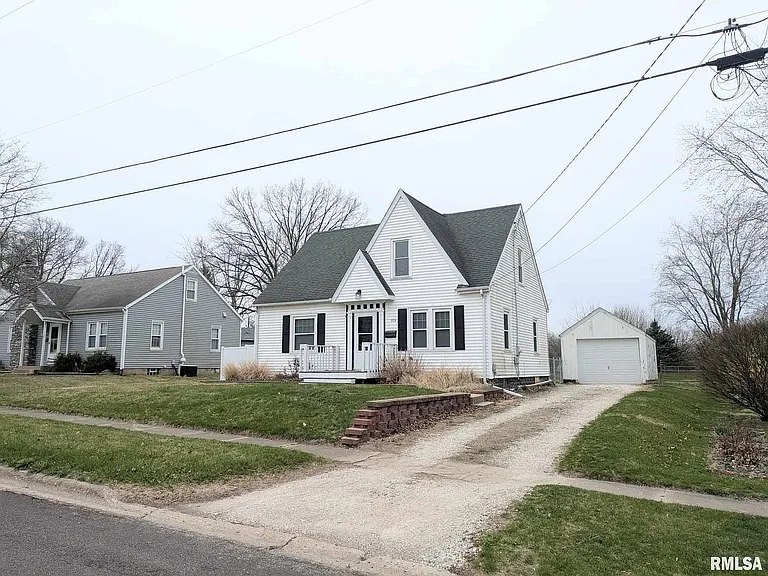304 Redbud Dr — Photo 2