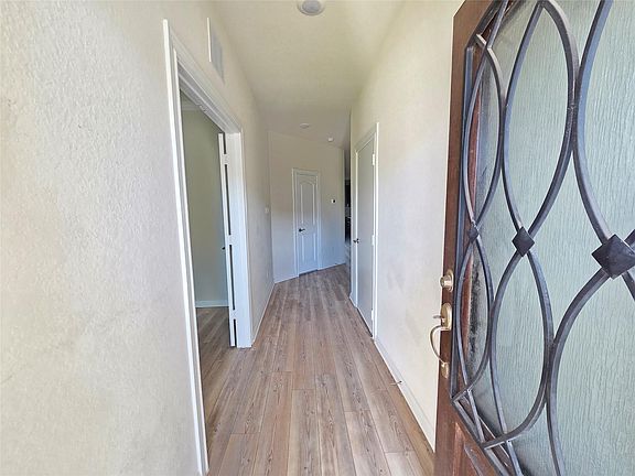4th image of 604 Red Knot Ave