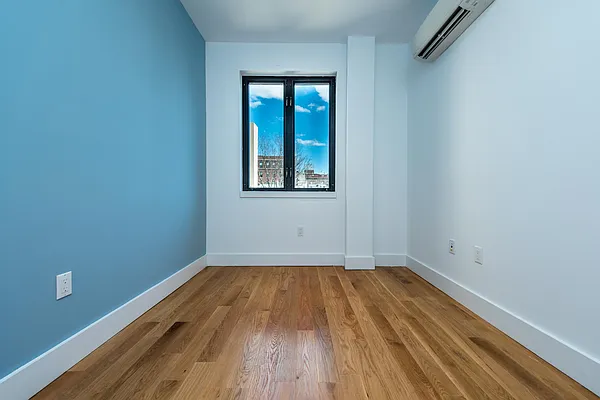 Rented by Nooklyn NYC LLC | media 43