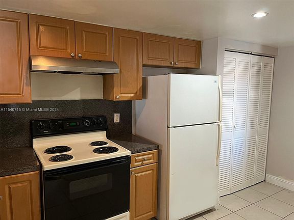 4th image of 851 NE 207th Ter #6101