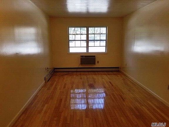 4th image of 8284 Country Pointe Cir