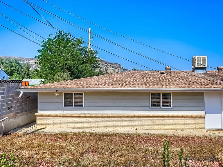 512 Maple St — Photo 17