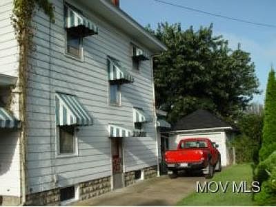 3rd image of 2321 Oak St
