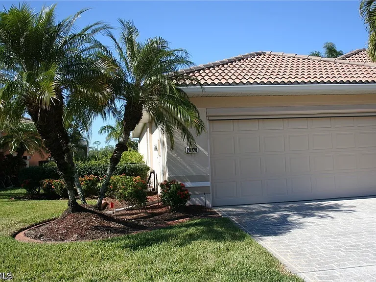 20728 Tisbury Ln — Photo 2