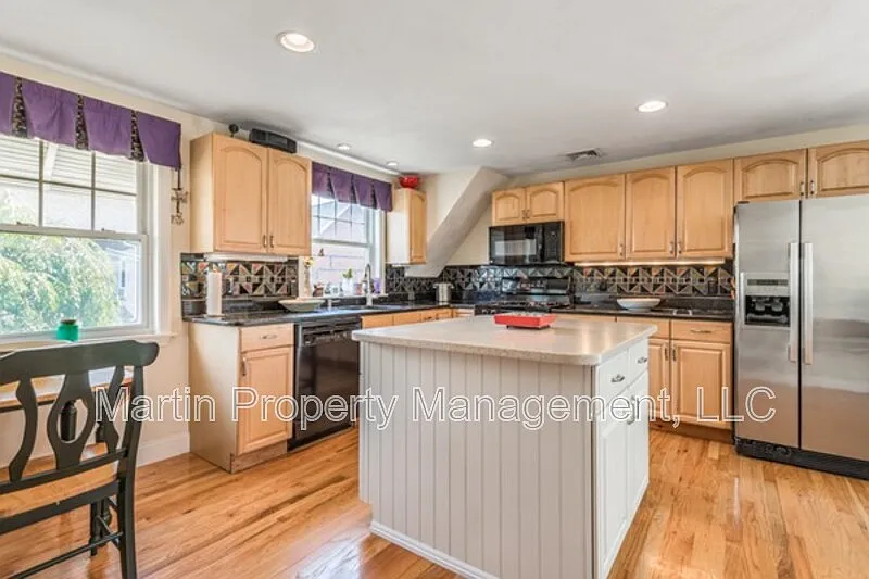 34 Vine St — Photo 3