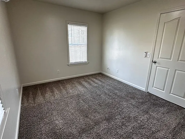 1836 Continental St — Photo 14