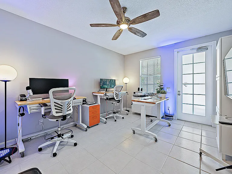 107 Rivinia Dr — Photo 12