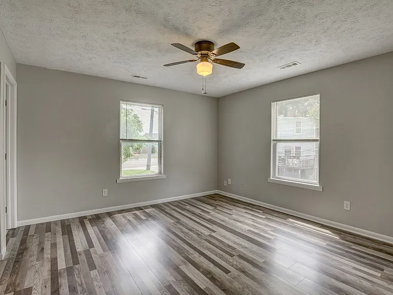 4489 Ammon Ave — Photo 12