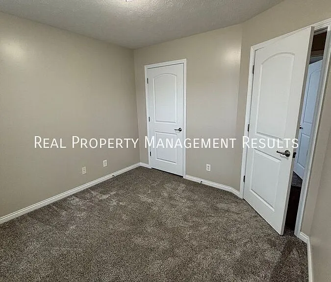 4890 Imperial Dr — Photo 7