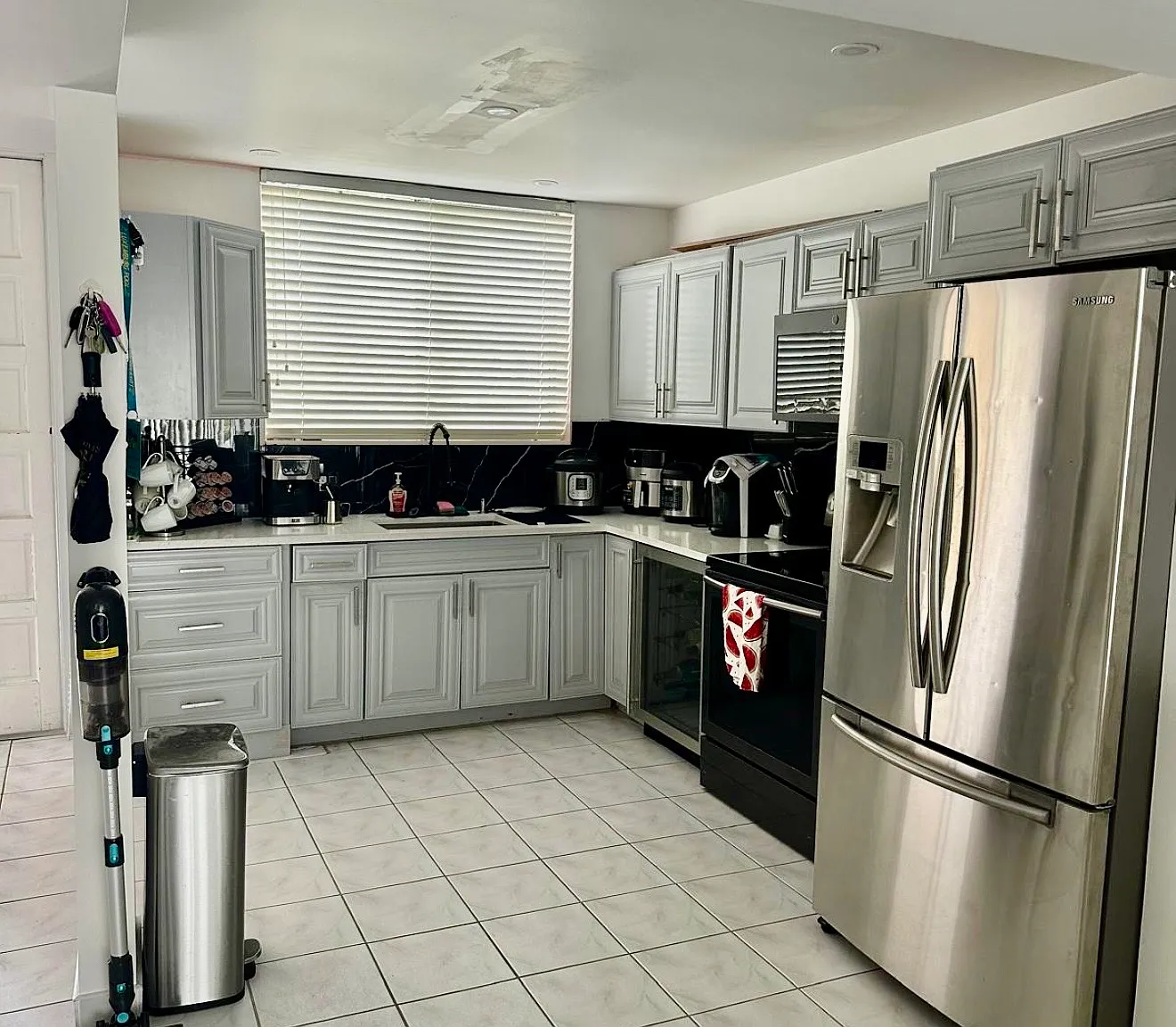 2 bed, 1.5 bath, 1100 sqft, $2,300 — Photo 1