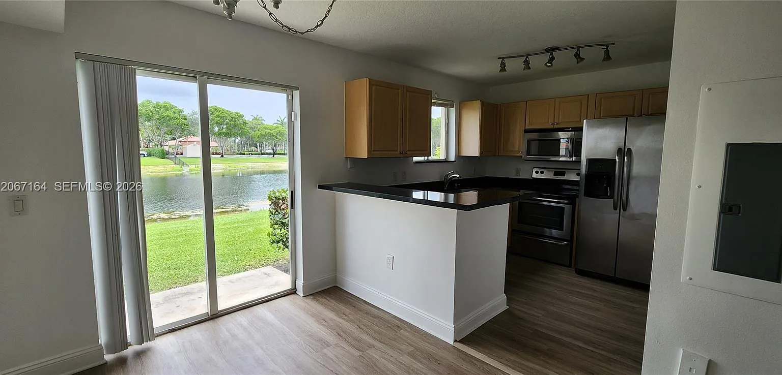 3478 Briar Bay Blvd — Photo 4