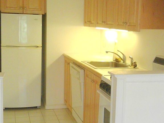 2nd image of 222 E 35th St APT 4A