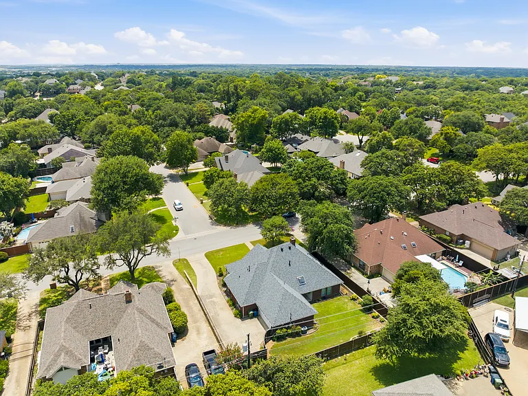 2942 Woodland Hills Dr — Photo 4