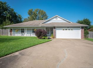 709 W 19th St S, Claremore, OK 74019