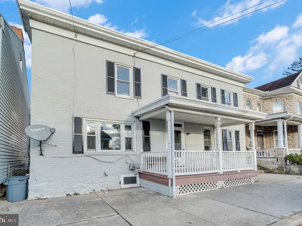 14 Hanover St, New Oxford, PA 17350