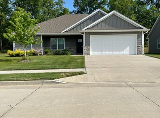 1425 Gypsy Moth Dr, Columbia, MO 65202