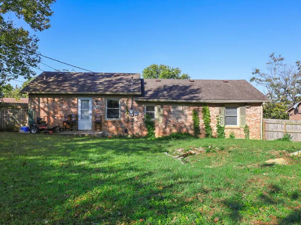 105 Oakwood Dr, Nicholasville, KY 40356