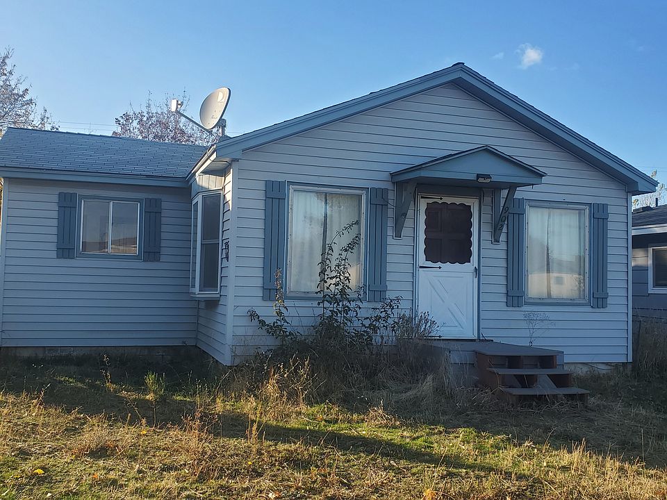 1st image of 902 S Lundstrom St