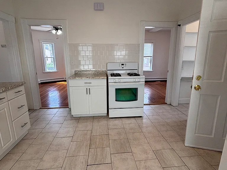 59 Myrtle St #1 — Photo 2