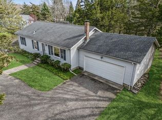 6980 N Bayview Rd, Southold, NY 11971