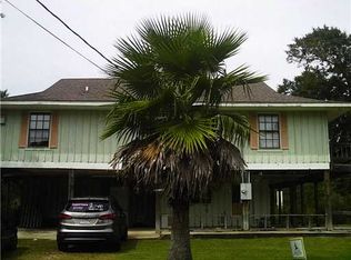 6042 6th St, Bay St Louis, MS 39520