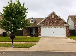 33 E Fairlane Pl, Sapulpa, OK 74066