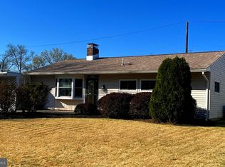 199 Magnolia Dr, Levittown, PA