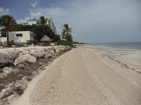 3rd image of 133 Coco Plum Dr #26