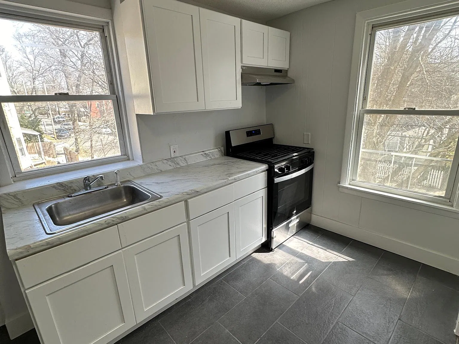 5 bed, 1200 sqft, $2,300 — Photo 3